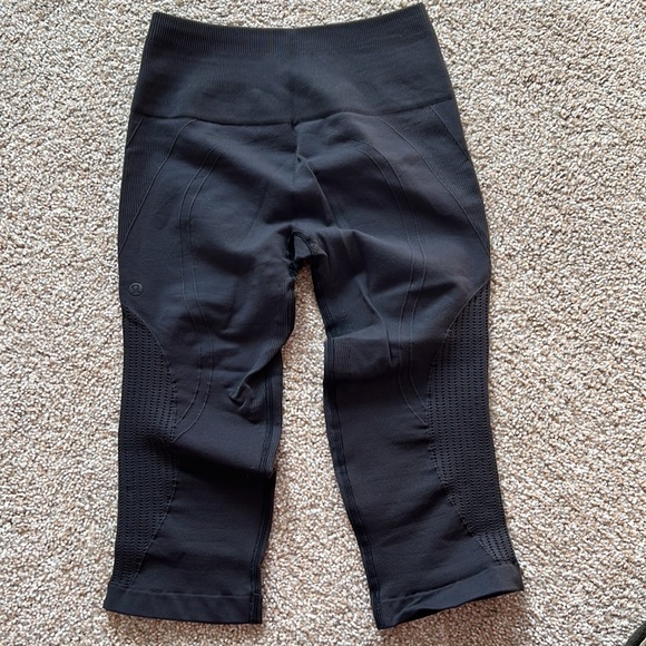 New Lululemon crop leggings - Picture 2 of 4
